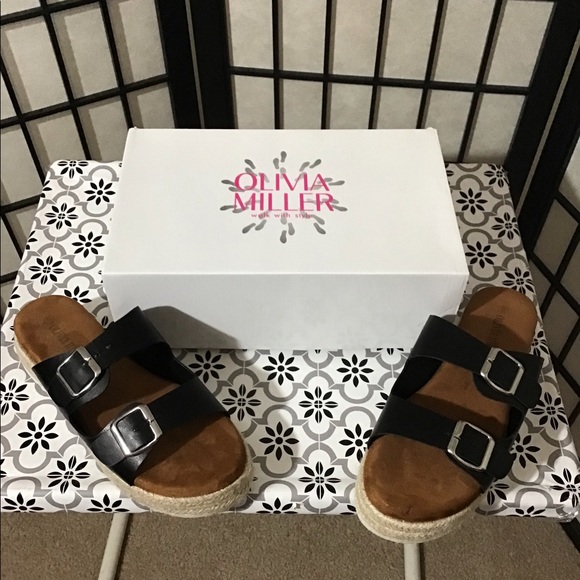 In Box Olivia Miller Birkenstock Sandal In Black (Macy’s) - Picture 3 of 5